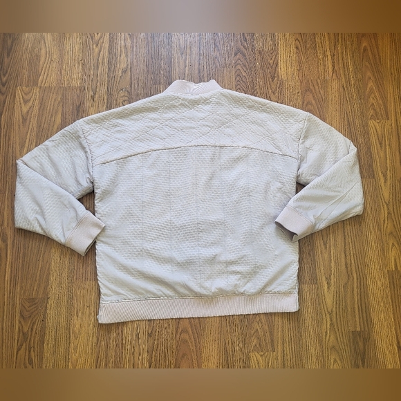 Under Armour Cold Gear Jacket Light Pink Women's Medium Loose Coupe Coat A40 - Picture 4 of 9